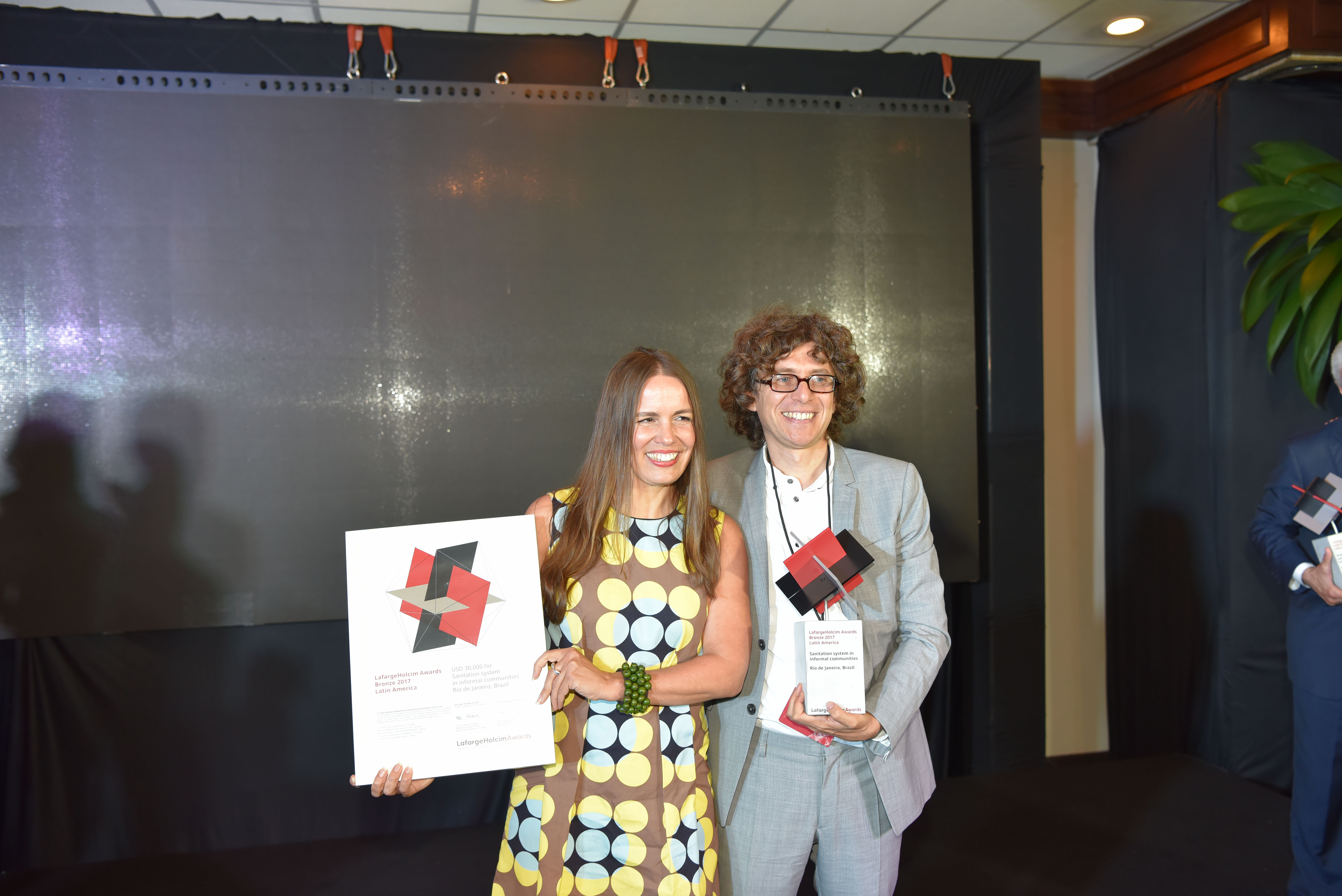 bronce-latam-eva-pfannes-y-sylvain-hartenberg.jpg bronce-latam-eva-pfannes-y-sylvain-hartenberg.jpg