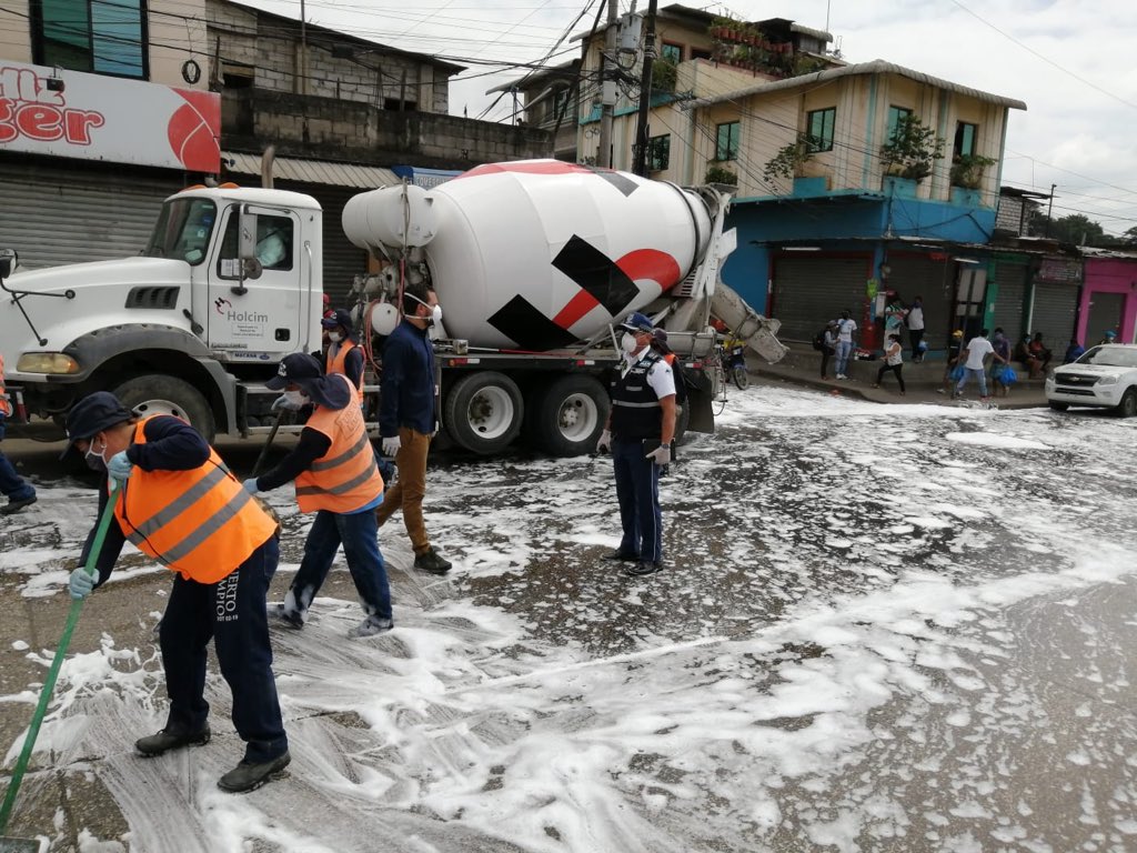 mixers limpieza de las calles durante la pandemia 