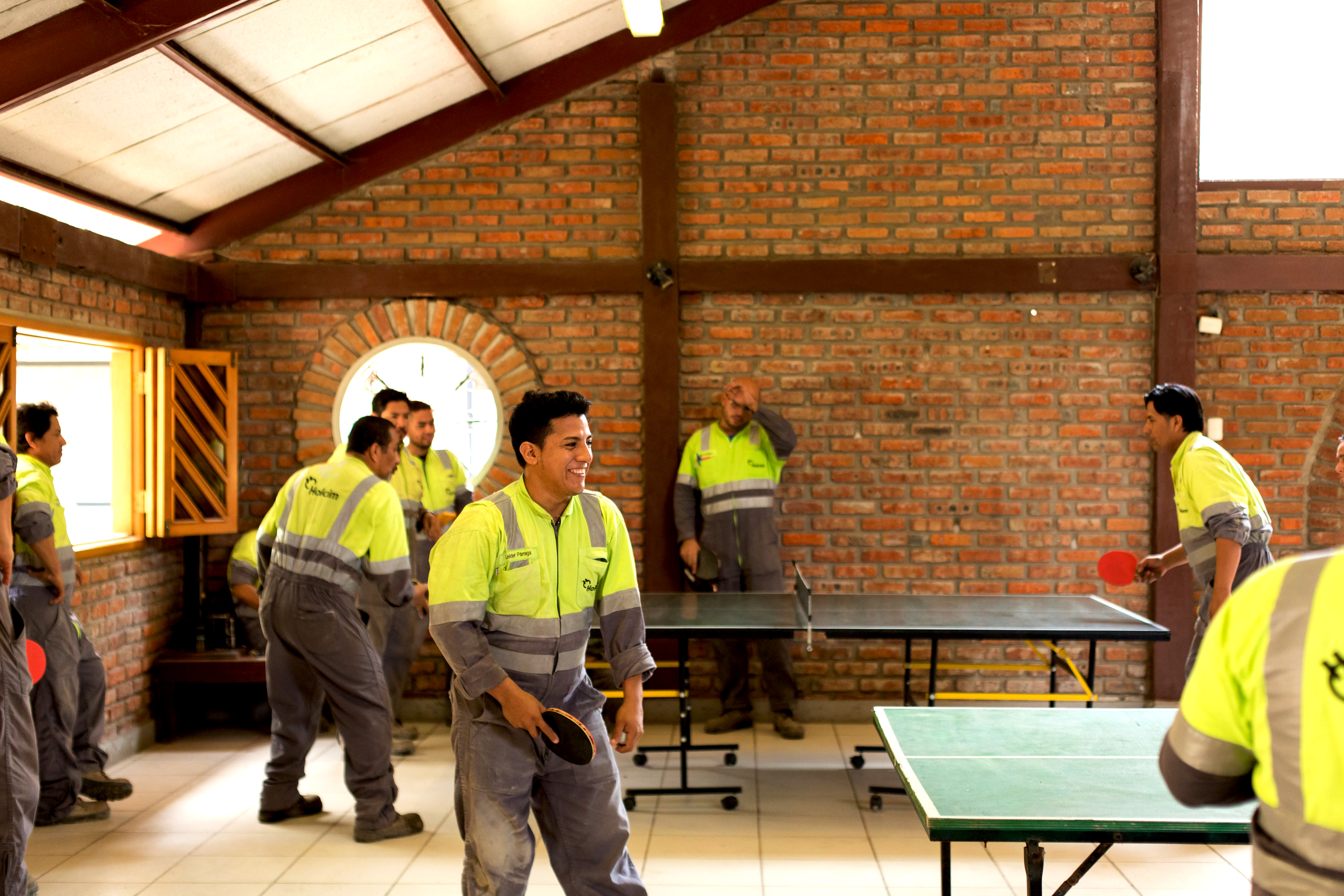 ping-pong.jpg ping-pong.jpg