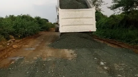 Inversión en estabilización de vía en Loma Alta