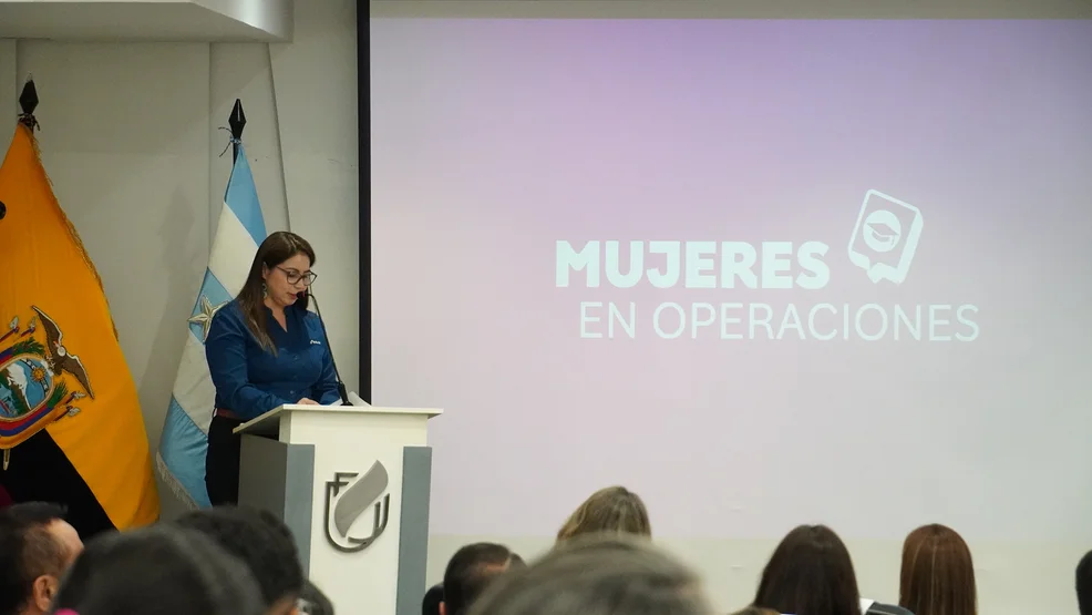 graduación de mujeres en operaciones noticia 4