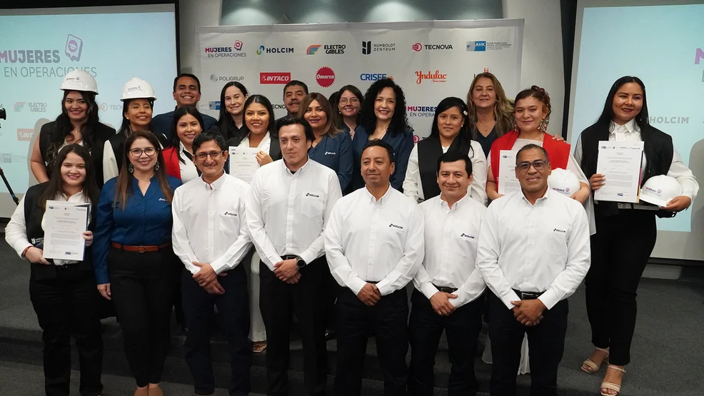graduación de mujeres en operaciones noticia 1